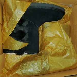 UGG W VICTORIA SHORT BOOTS